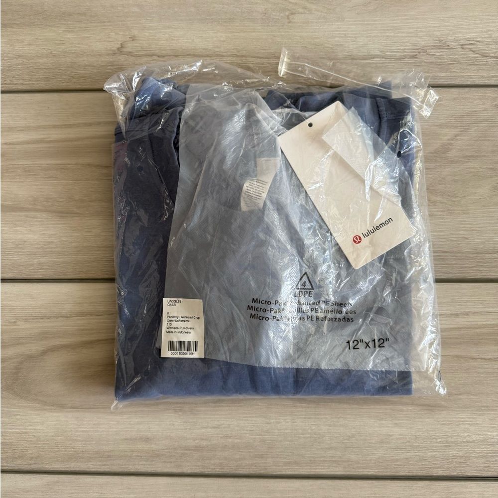 Lululemon Softstreme Perfectly Oversized Cropped Crew BLUE 6 NWT IN PACKAGE - Picture 7 of 7